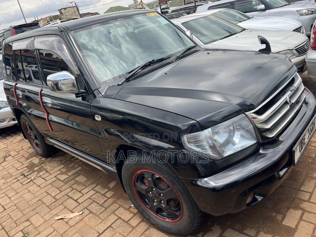 Mitsubishi Pajero IO 2004 Black