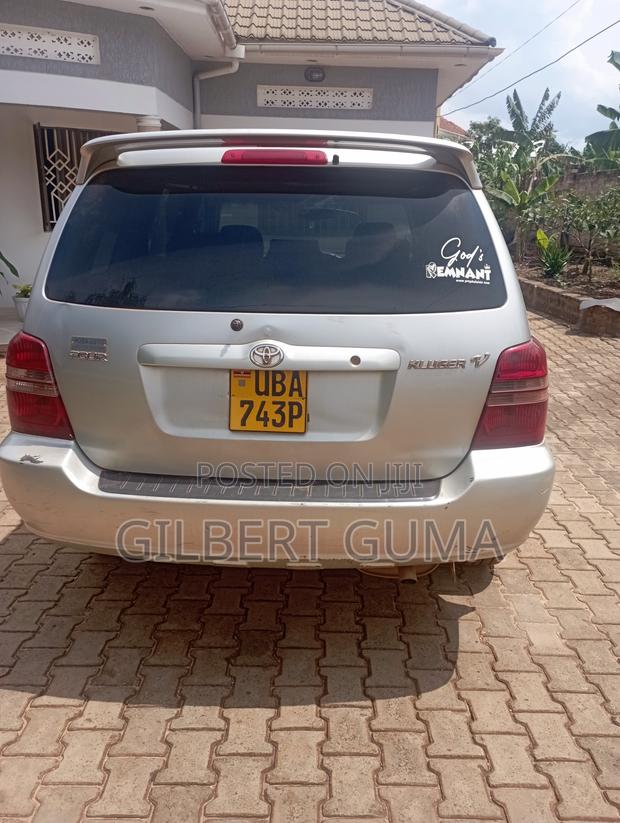 Toyota Kluger 2001 Silver