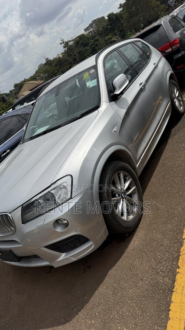 BMW X3 xDrive28i 4dr SUV AWD (2.0L 4cyl Turbo 8A) 2014 Gold