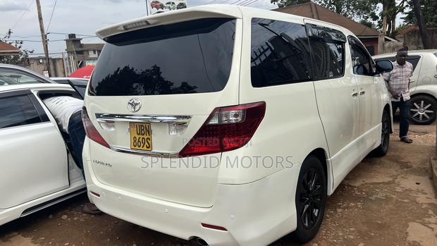 Toyota Alphard 2010 White