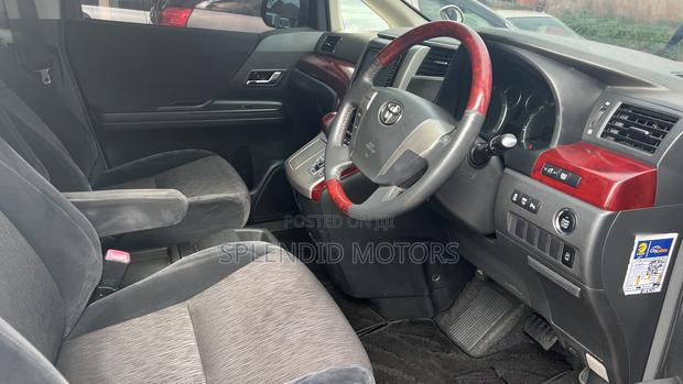 Toyota Alphard 2010 White