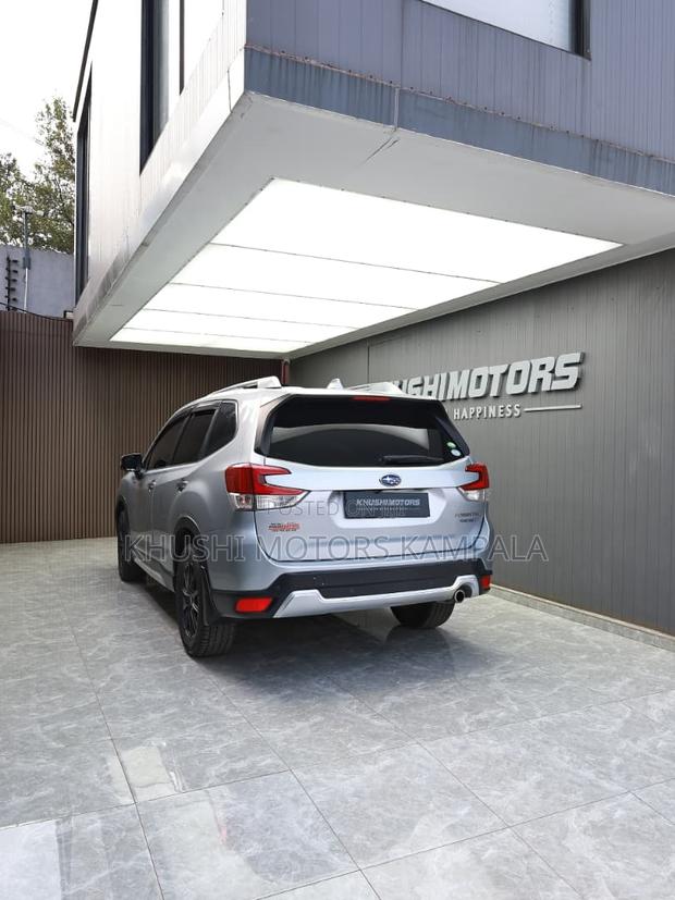 Subaru Forester 2018 Silver