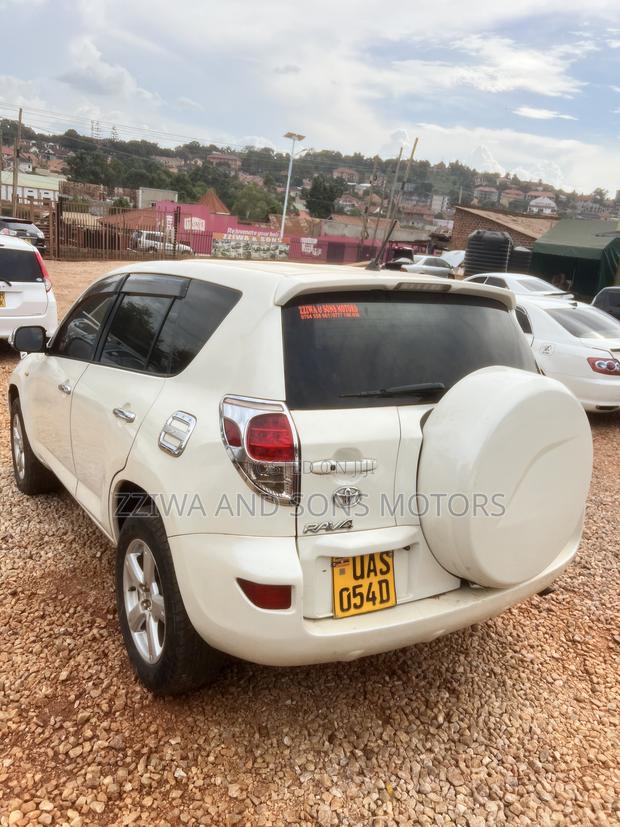 Toyota RAV4 4x4 2009 White