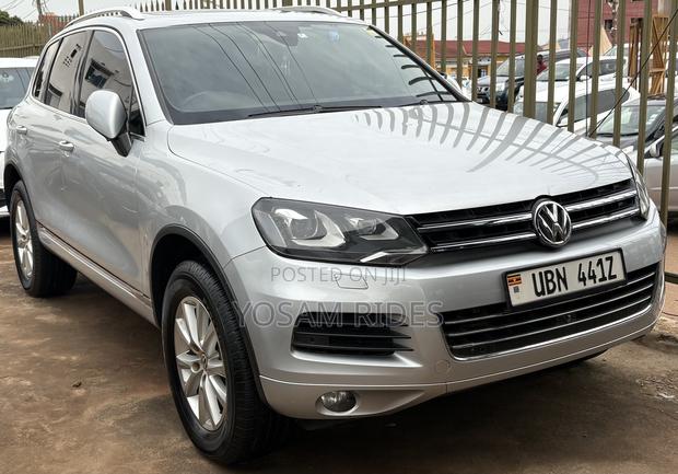 Volkswagen Touareg V6 Executive 2013 Silver