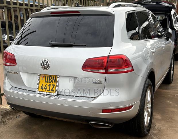 Volkswagen Touareg V6 Executive 2013 Silver