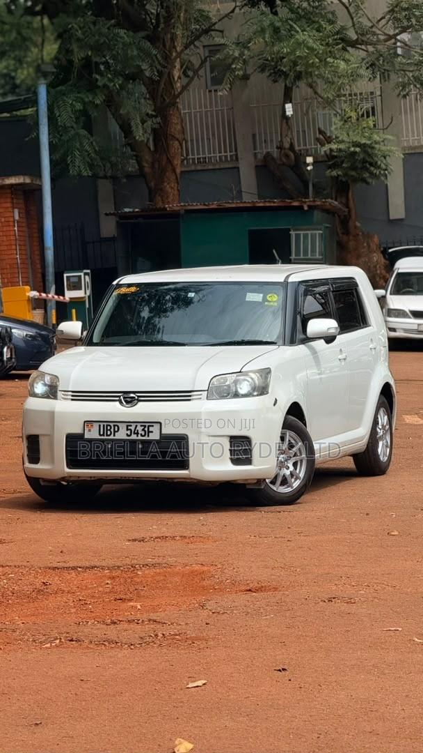Toyota Corolla Rumion 2010 White