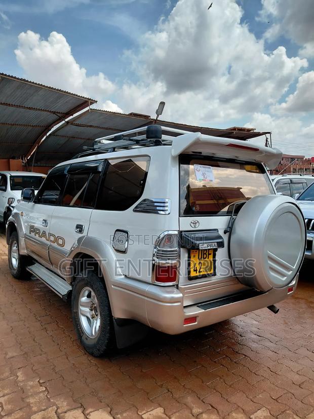 Toyota Land Cruiser Prado 2.7 16V 5dr 2001 White
