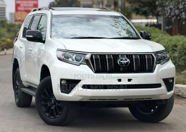 Toyota Land Cruiser Prado 4.0 Petrol TX-L 2021