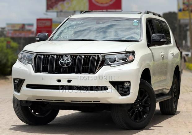 Toyota Land Cruiser Prado 4.0 Petrol TX-L 2021