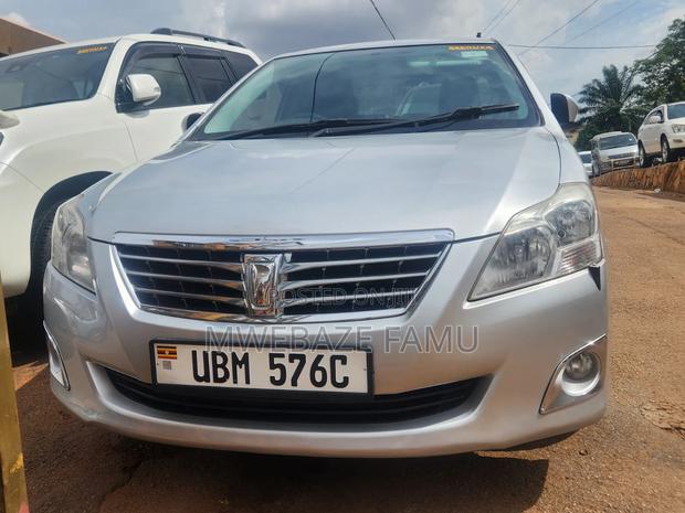 Toyota Premio 2013 Silver