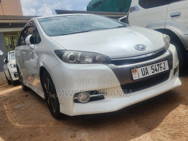 Toyota Wish 2012