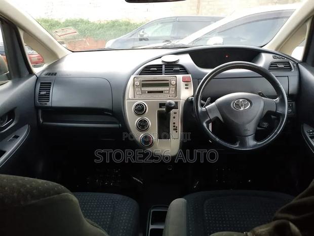 Toyota Ractis 1.5 FWD 2008 Silver
