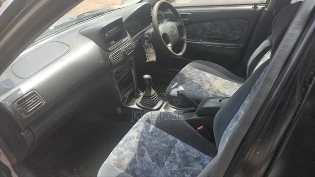 Toyota Carib 2000 Silver