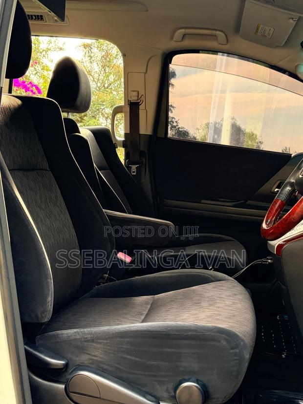 Toyota Vellfire 2011 White