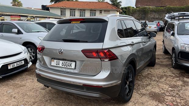 Volkswagen Tiguan 2016 Gray