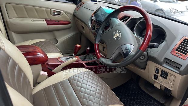 Toyota Hilux 2012 White