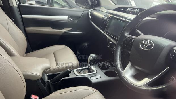 Toyota Hilux 2018 Gray