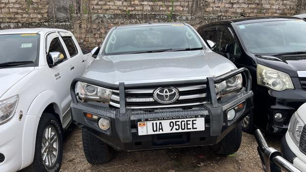 Toyota Hilux 2018 Gray