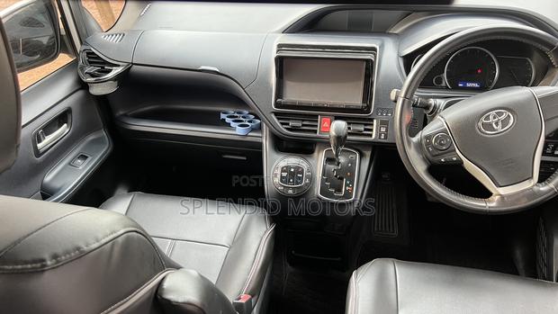 Toyota Noah 2014 White