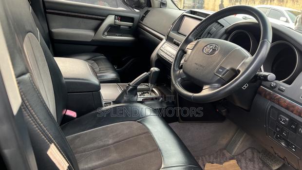 Toyota Land Cruiser 2013 Black