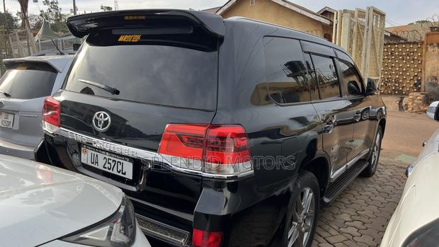 Toyota Land Cruiser 2013 Black