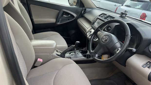 Toyota Vanguard 2008 Gray