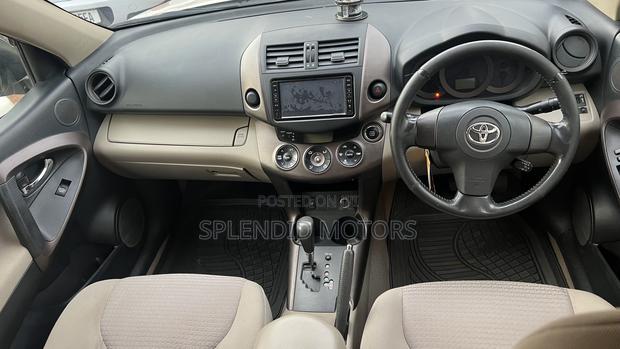 Toyota Vanguard 2008 Gray