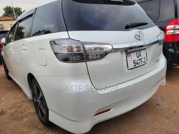 Toyota Wish 2012 White
