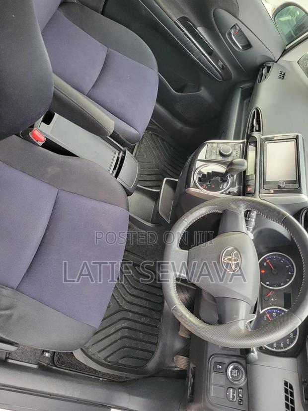 Toyota Wish 2012 White