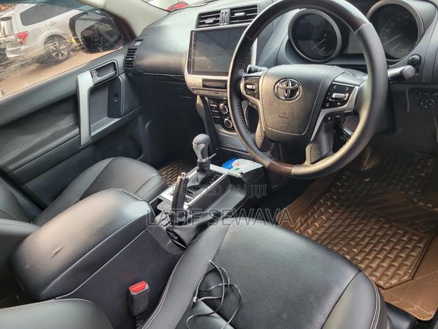 Toyota Land Cruiser Prado 2.8 D-4D 2016 Silver