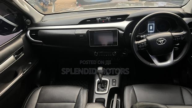 Toyota Hilux 2016 Green