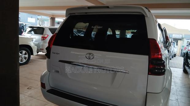 Toyota Land Cruiser Prado 2009 White