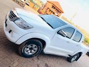 Toyota Hilux 2.5 D-4D 4X4 SRX 2012 White for sale