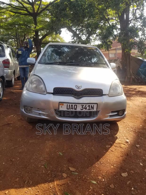 Toyota Vitz 2003 Silver