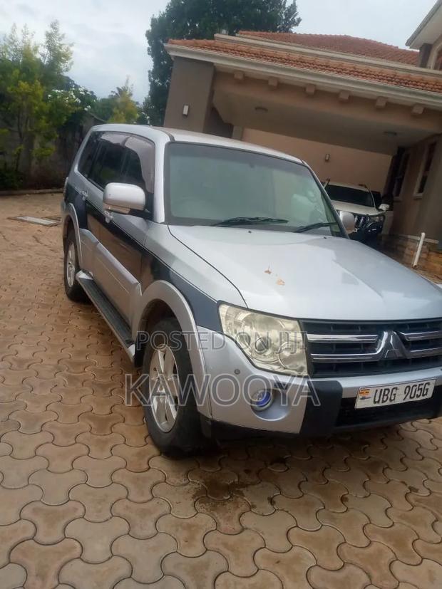 Mitsubishi Pajero Super Exceed 2006 Gray