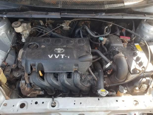 Toyota Vitz 2003 Silver