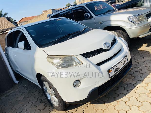 Toyota IST 2010