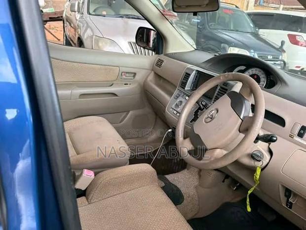 Toyota Premio 2018 Silver