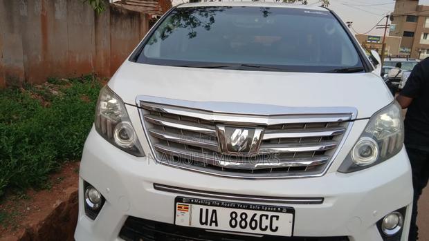 Toyota Alphard 2.4 Petrol FWD 2012 White