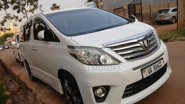 Toyota Alphard 2.4 Petrol FWD 2012 White