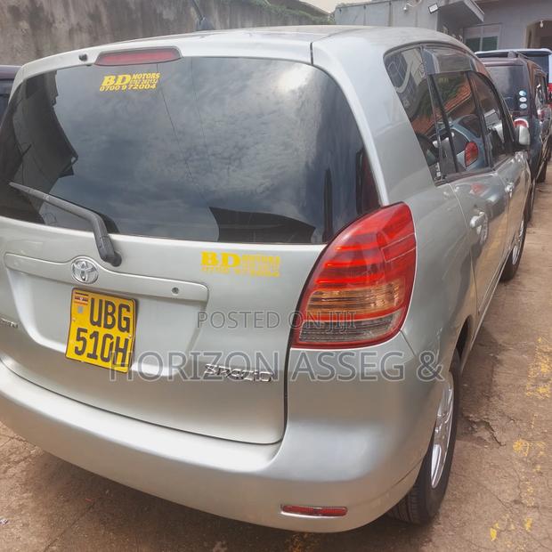 Toyota Corolla Spacio 1.5 X 2008 Gold