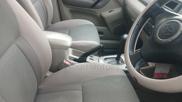 Toyota RAV4 1.8 2005 Gold