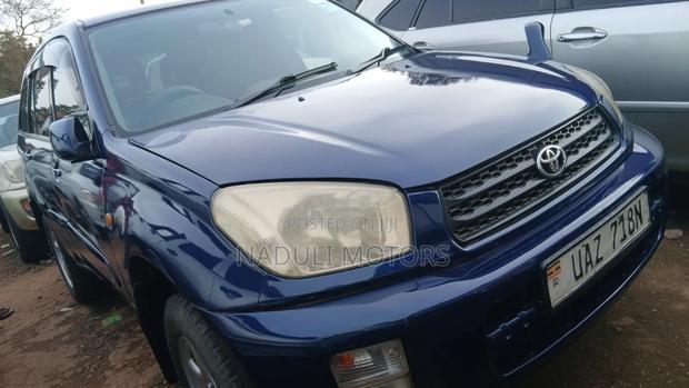 Toyota RAV4 1.8 2005 Blue
