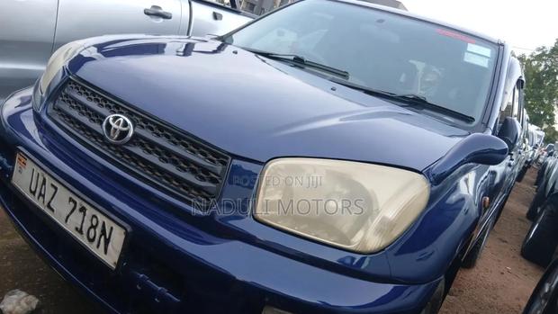 Toyota RAV4 1.8 2005 Blue