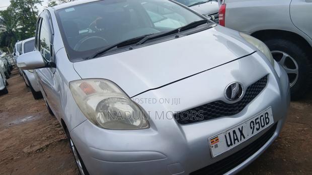 Toyota Vitz 2005 Silver