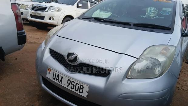 Toyota Vitz 2005 Silver