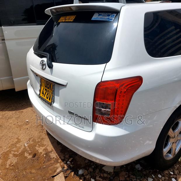 Toyota Corolla Fielder 1.5 Petrol FWD 2011 White
