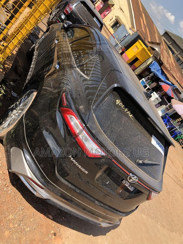 Toyota Harrier 2.0 4WD 2017 Black
