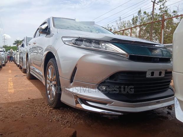 Toyota Harrier 2.0 4WD 2017 Silver