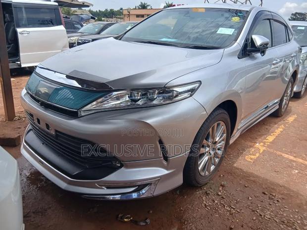 Toyota Harrier 2.0 4WD 2017 Silver
